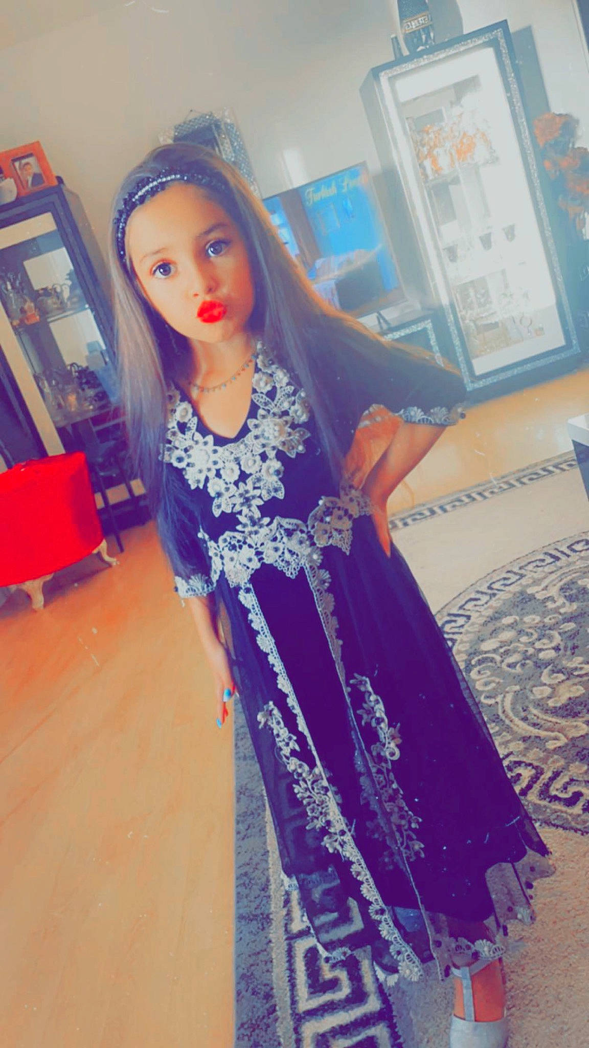 Zeynep participe au concours pour gagner de l'argent avec cette photo : barbie, black_hair, doll, electric_blue, event, eyelash, fashion_design, formal_wear, happy, joint, long_hair, magenta, makeover, one_piece_garment, person, purple, shoulder, skin, toy, trunk