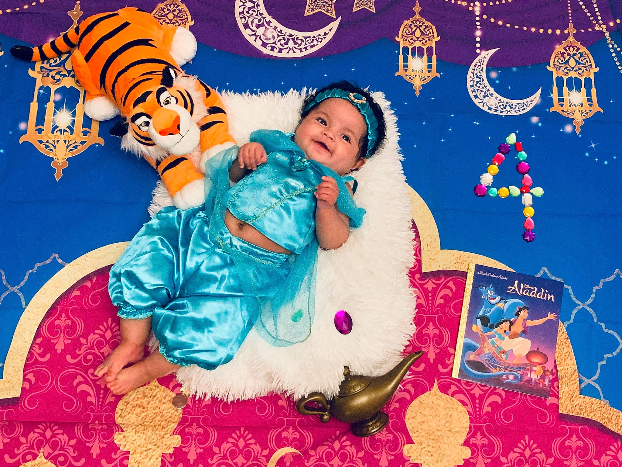 Nailah is registered to the contest to win money with this photo: christmas_eve, event, fun, happy, headwear, illustration, person, photography