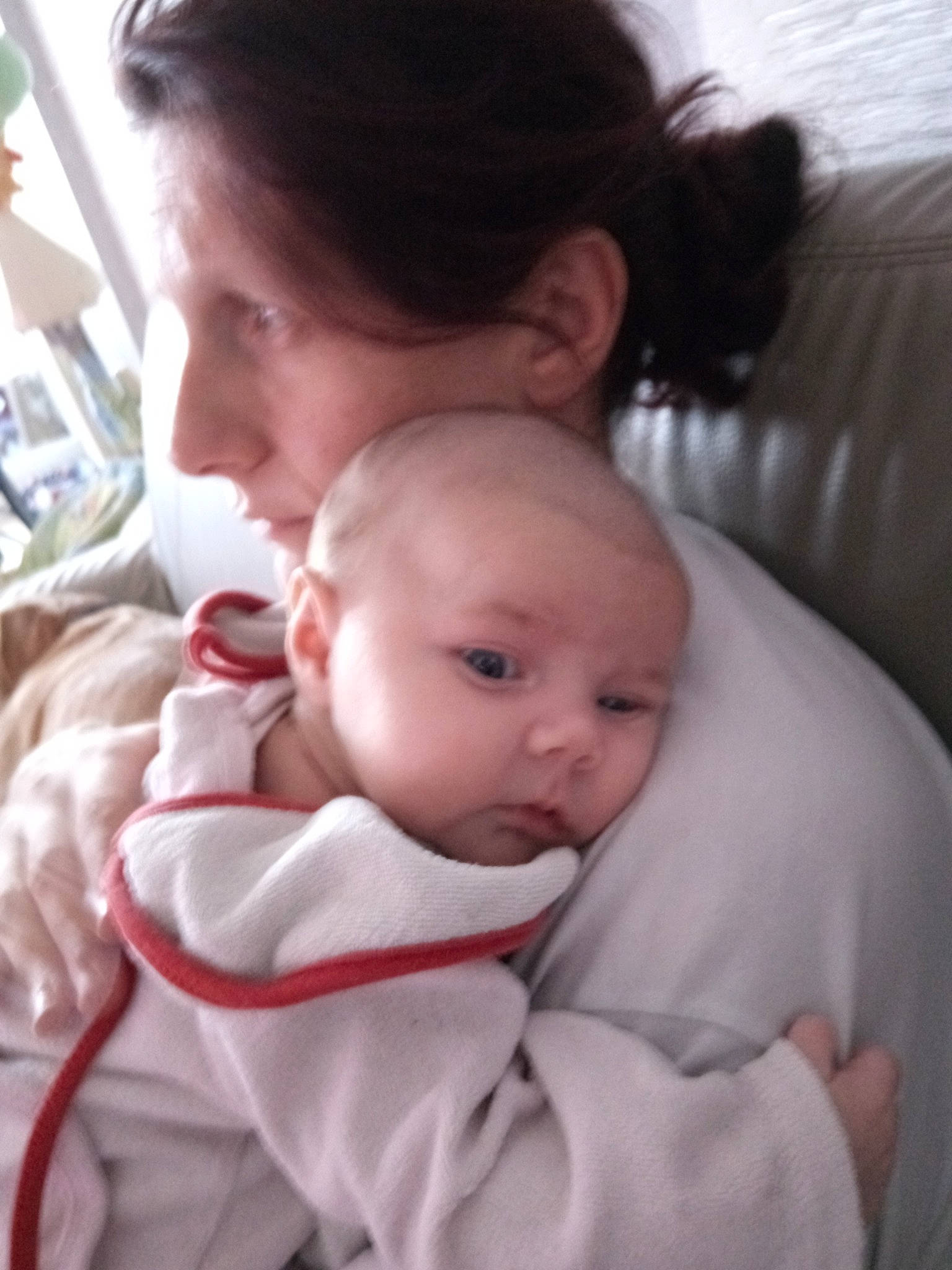 Maëva participe au concours pour gagner de l'argent avec cette photo : baby, birth, cheek, child, daughter, eye, face, lip, mother, nose, person, skin, smile, toddler