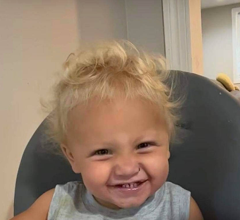 Rome is registered to the contest to win money with this photo: baby, baby_toddler_clothing, cheek, child, ear, eye, eyebrow, eyelash, fun, gesture, happy, jaw, joy, lip, neck, nose, person, sitting, sleeve, smile