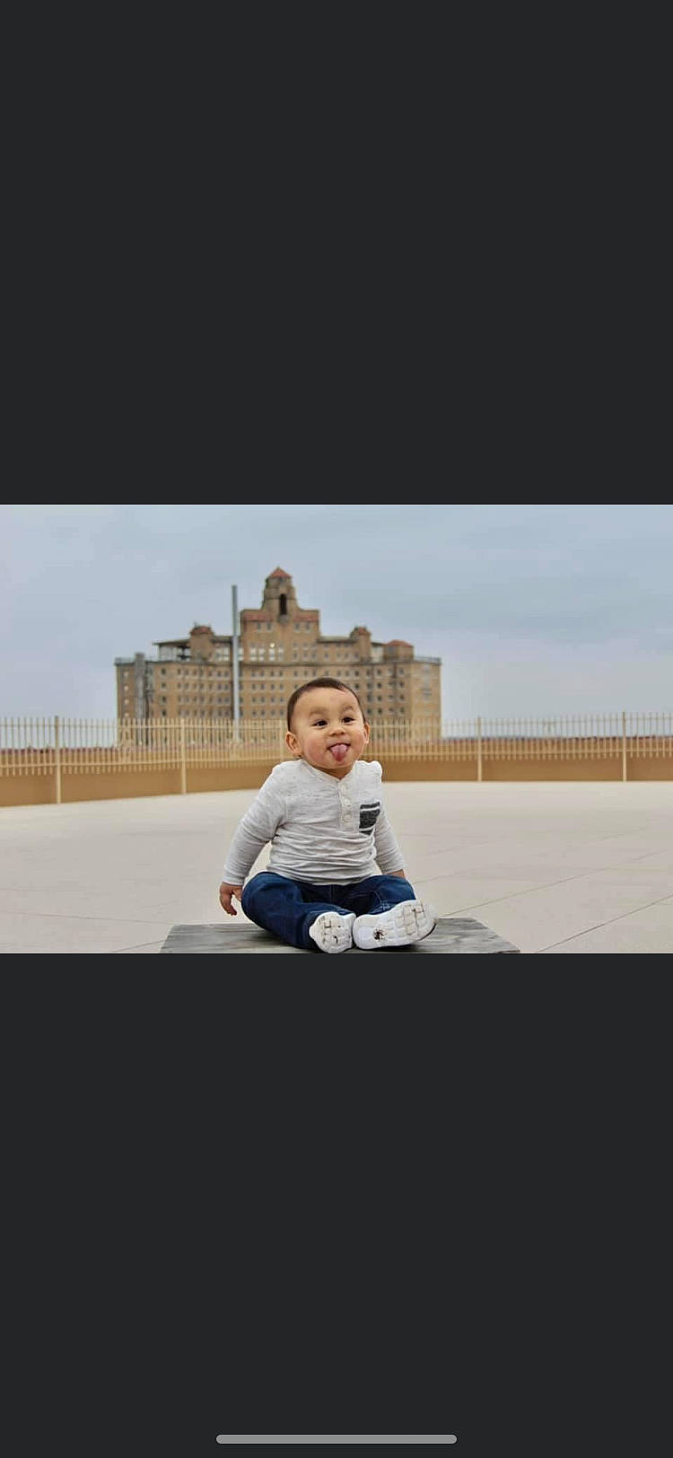 Kade is registered to the contest to win money with this photo: asphalt, city, comfort, flash_photography, fun, grass, happy, human_leg, knee, leisure, person, portrait_photography, recreation, road, roof, sitting, sky, sleeve, street, street_fashion