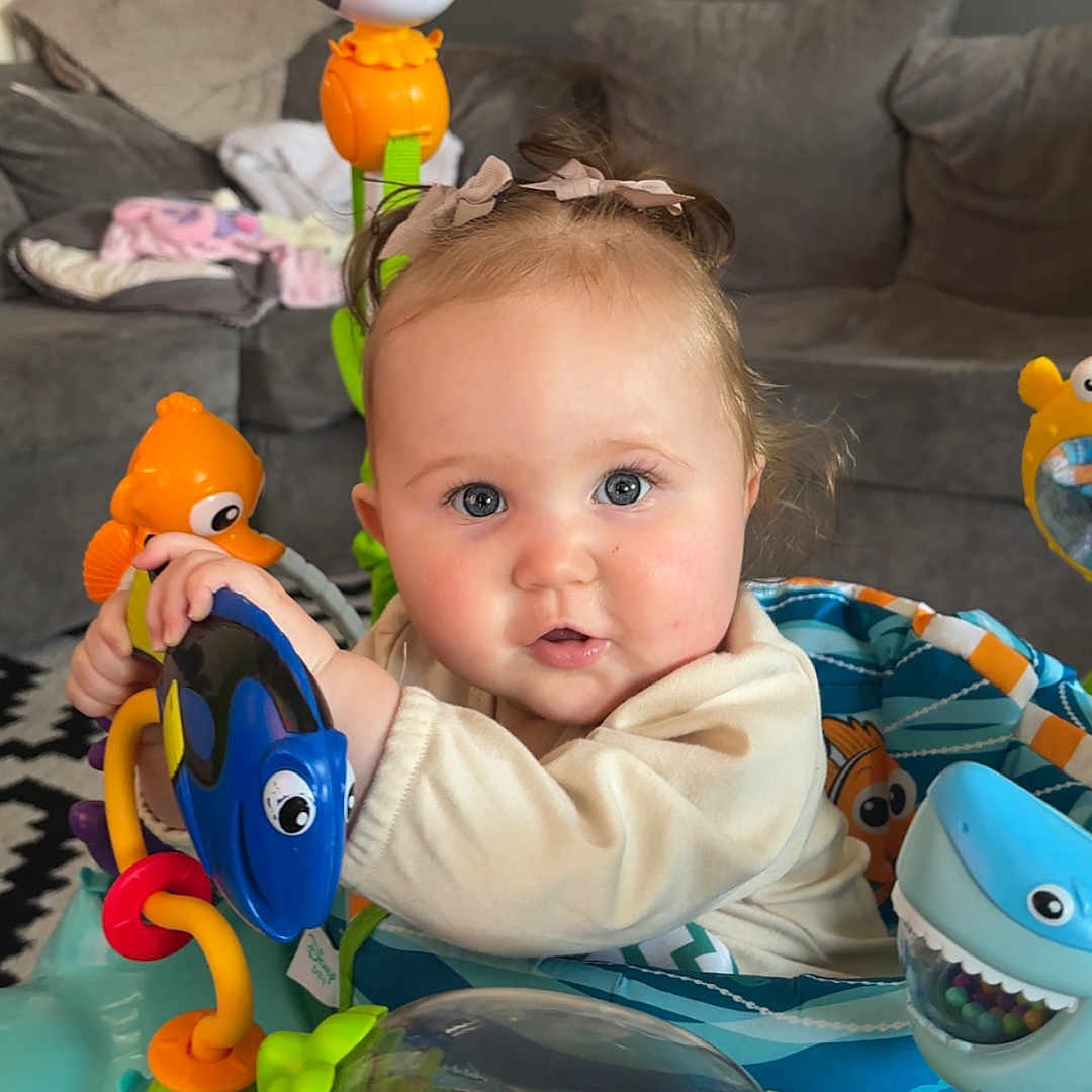 Alayah-Marie is registered to the contest to win money with this photo: architecture, baby, birthdaycake, bodypart, building, cake, couch, cream, dessert, face, finger, food, furniture, hand, head, icing, person, photography, portrait, toy