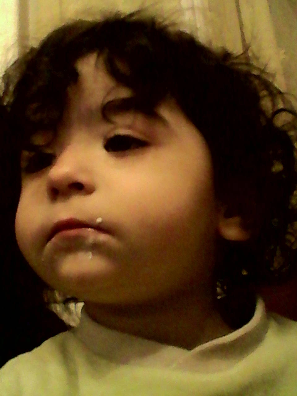 Noemie participe au concours pour gagner de l'argent avec cette photo : black_hair, brown_hair, cheek, chin, ear, eye, eyebrow, eyelash, face, forehead, girl, hairstyle, head, human_hair_color, jaw, lip, mouth, neck, nose, person