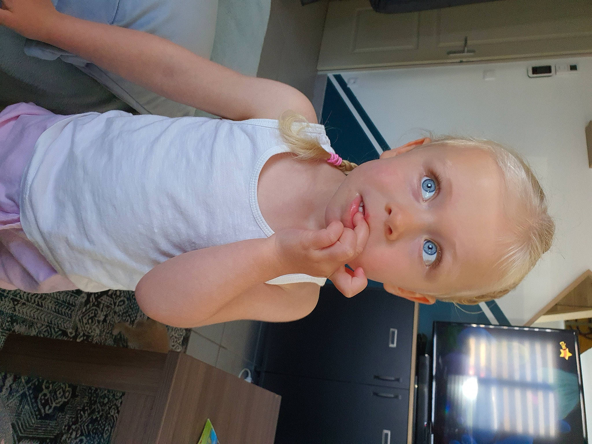 Lyse a rejoint le concours — aidez-le/la à gagner de superbes lots ! baby, cheek, child, person, toddler