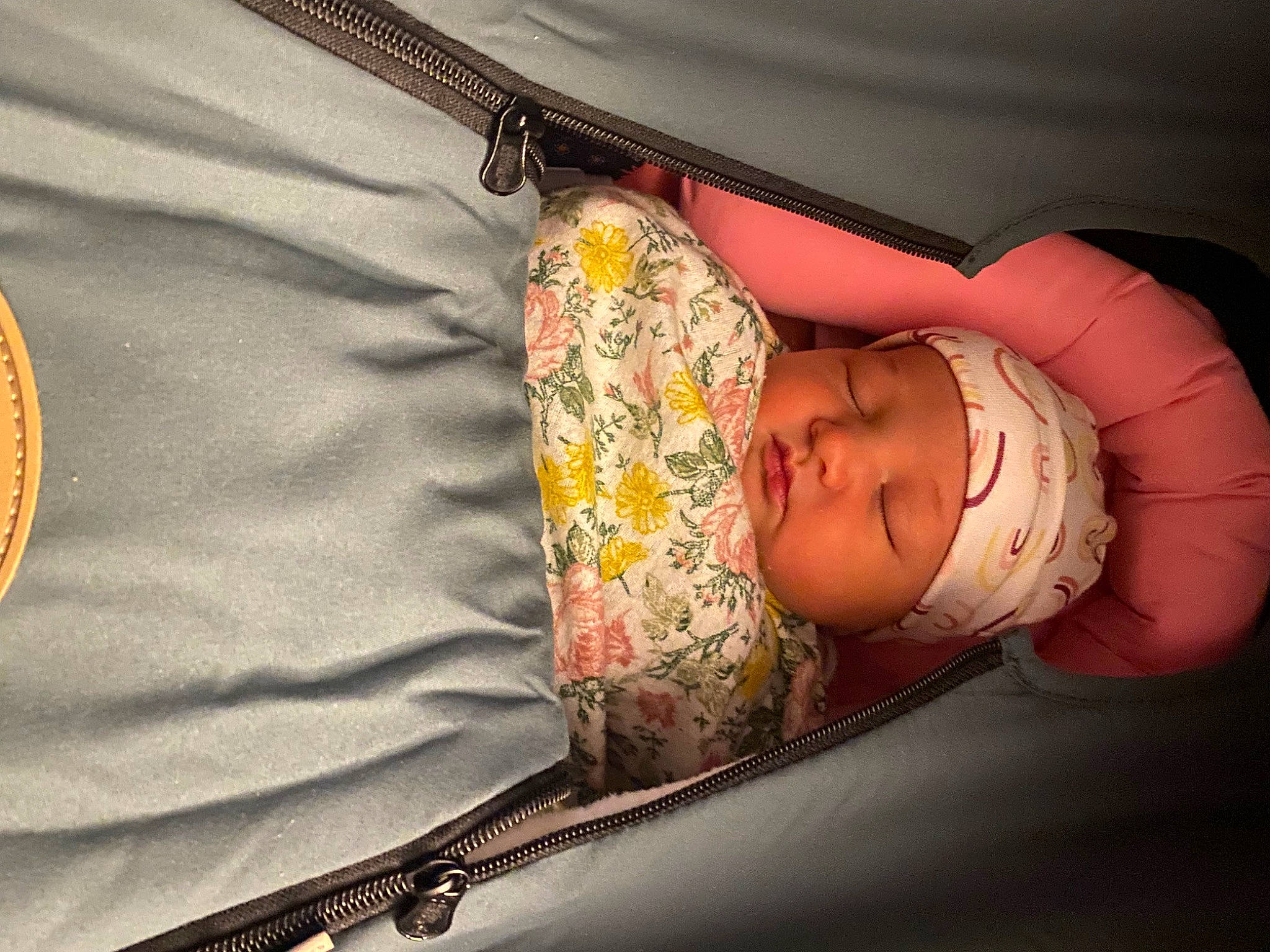 Amerila is registered to the contest to win money with this photo: abdomen, baby, baby_products, baby_toddler_clothing, child, comfort, elbow, fashion_accessory, finger, flesh, hand, hat, headgear, headwear, linens, pattern, person, room, skin, sleeve