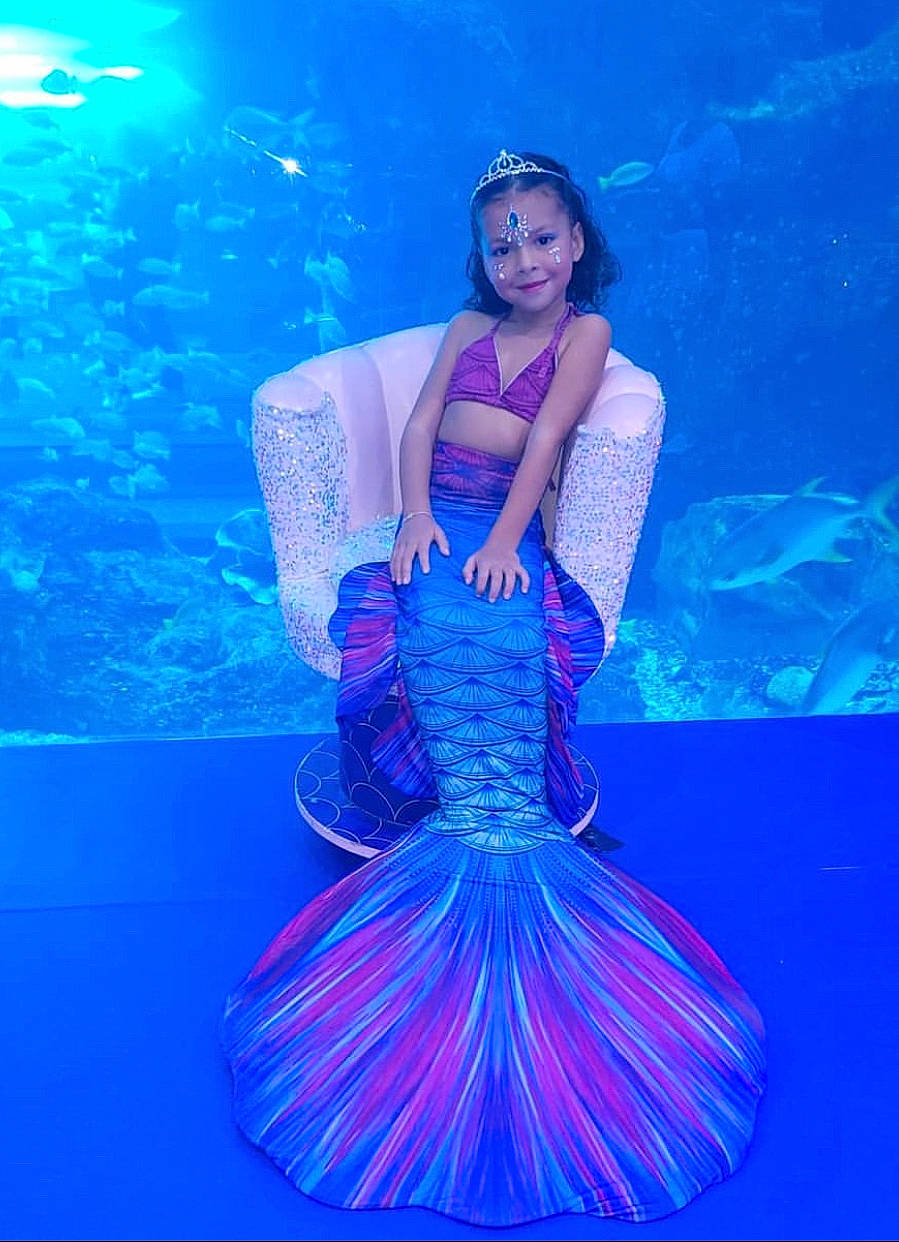 Kim participe au concours pour gagner de l'argent avec cette photo : art, azure, ballet_tutu, blue, cg_artwork, choreography, electric_blue, entertainment, event, fashion_design, fictional_character, flash_photography, formal_wear, fun, gown, joy, magenta, performing_arts, person, petal