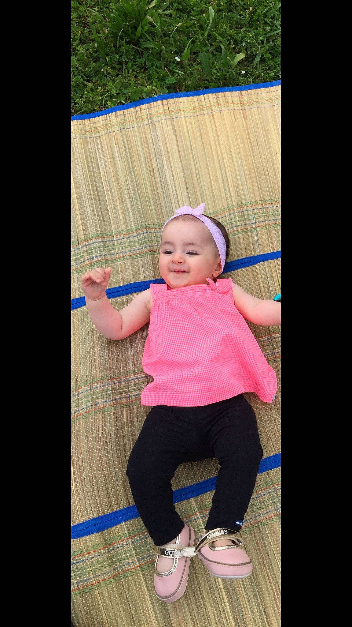 Mylla a rejoint le concours — aidez-le/la à gagner de superbes lots ! baby, cheek, child, face, fun, happy, joy, person, photography, pink, play, playground, skin, smile, standing, toddler, vacation