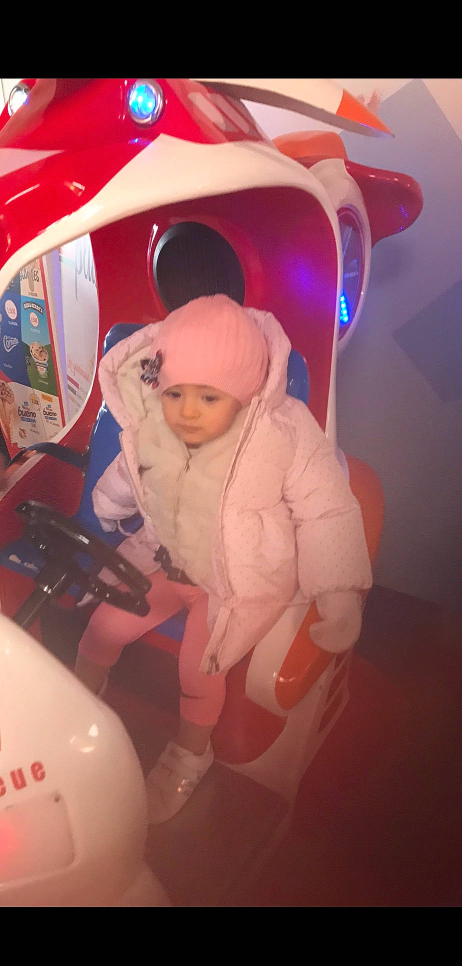 Mylla a rejoint le concours — aidez-le/la à gagner de superbes lots ! baby, child, cool, ear, fun, headwear, nose, person, photography, pink, play, selfie, skin, snapshot, space, toddler, vacation