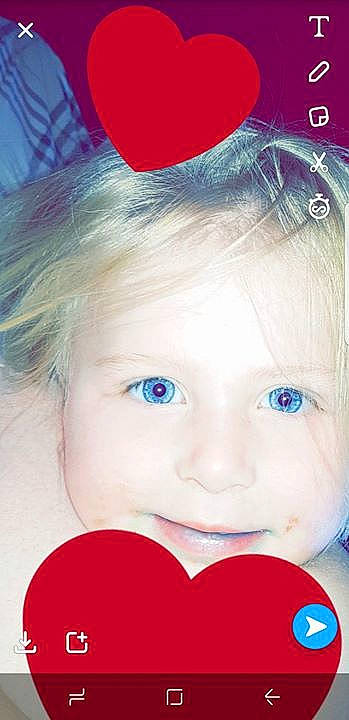 Maëssya participe au concours pour gagner de l'argent avec cette photo : beauty, blue, color, eye, eyelash, face, hair, head, human_body, lip, mouth, nose, organ, pink, red, skin