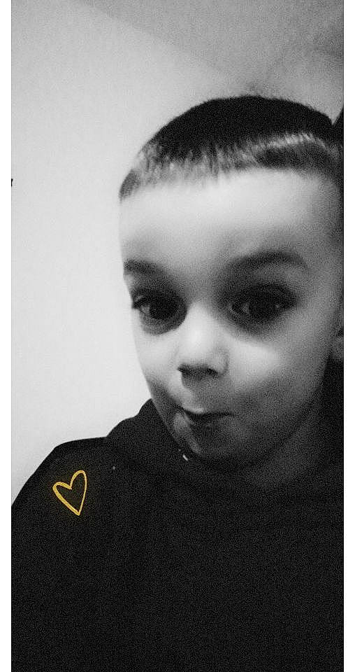 Noë Ruben participe au concours pour gagner de l'argent avec cette photo : art, baby_toddler_clothing, cheek, child, collar, cool, eyebrow, eyelash, flash_photography, forehead, happy, jaw, monochrome, monochrome_photography, neck, nose, person, portrait, portrait_photography, sleeve