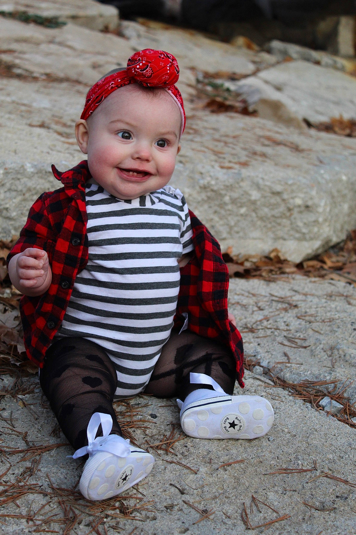 Mira is registered to the contest to win money with this photo: baby, child, child_model, eye, fashion_accessory, hair_accessory, head, headgear, joy, pattern, people, person, photography, portrait_photography, red, skin, sleeve, smile, toddler