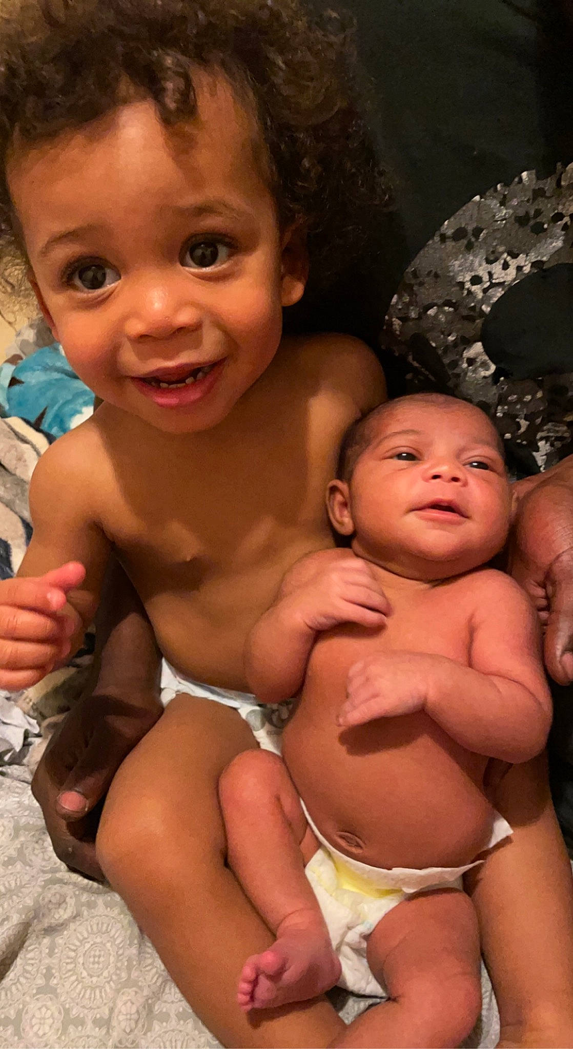 Jay is registered to the contest to win money with this photo: arm, cheek, chin, eyebrow, face, facial_expression, hairstyle, hand, human, human_body, leg, lip, mouth, muscle, neck, nose, organ, person, skin, smile