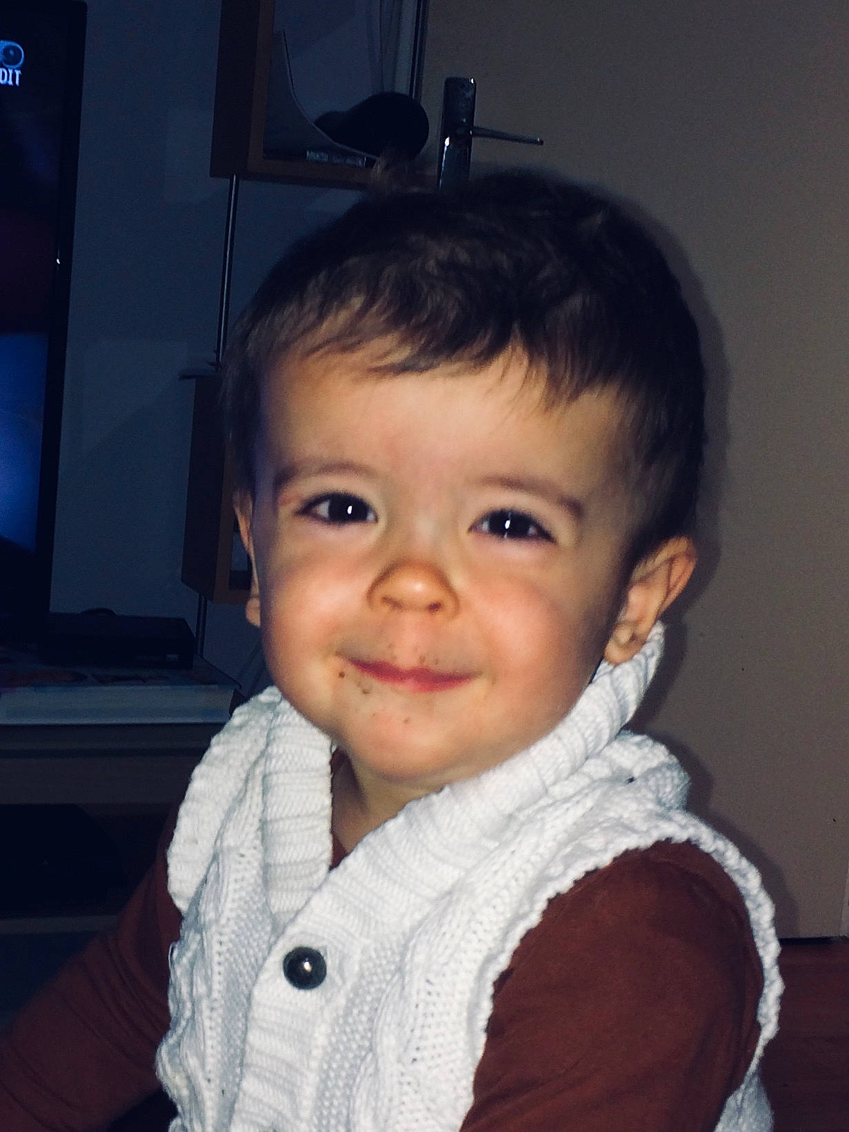 Gabriel participe au concours pour gagner de l'argent avec cette photo : baby, beauty, cheek, child, chin, eye, eyebrow, face, facial_expression, forehead, hair, head, iris, joy, lip, male, nose, person, skin, smile