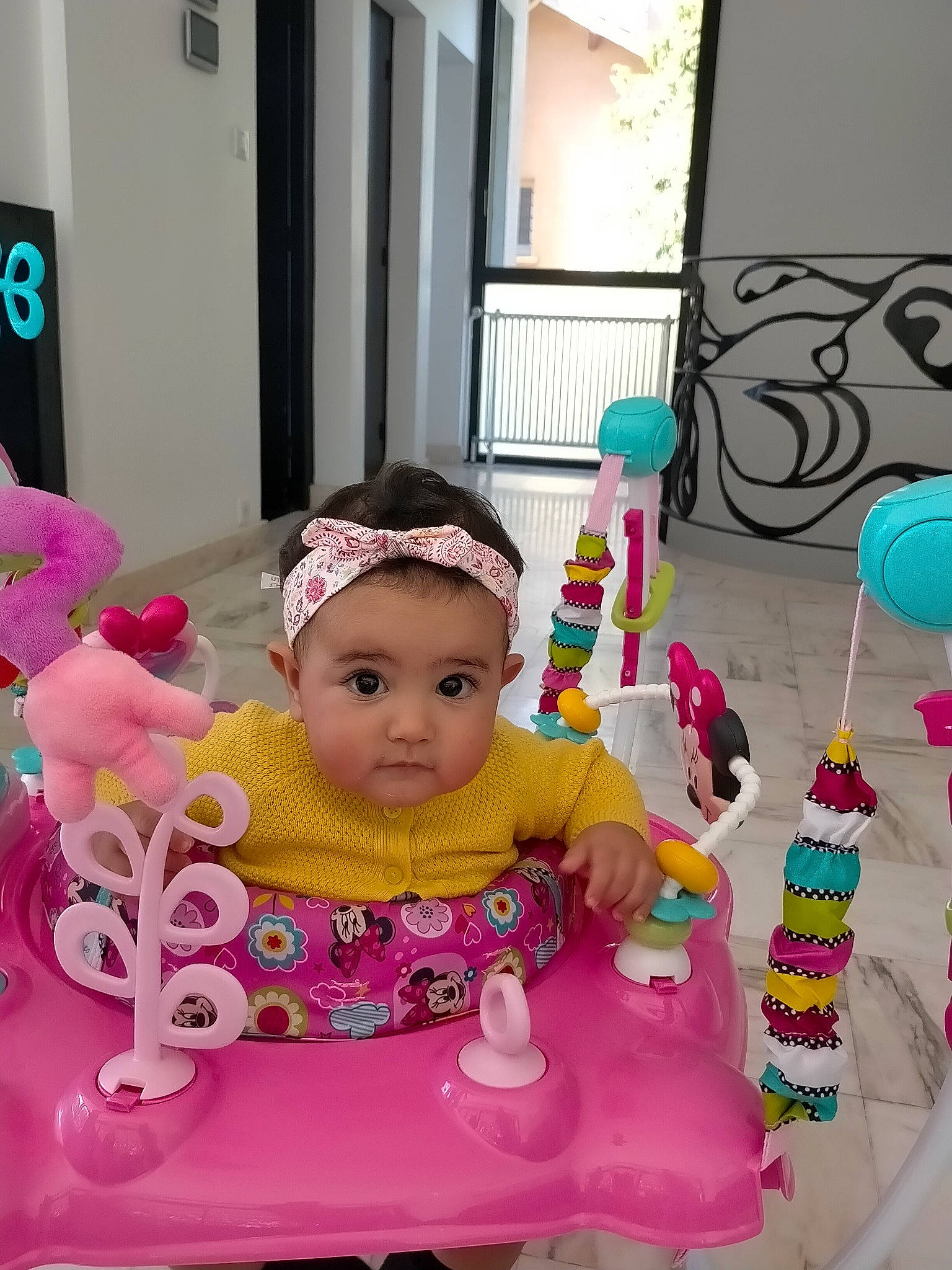 Amalya participe au concours pour gagner de l'argent avec cette photo : birthday, child, party, party_supply, person, pink, sugar_paste, toddler