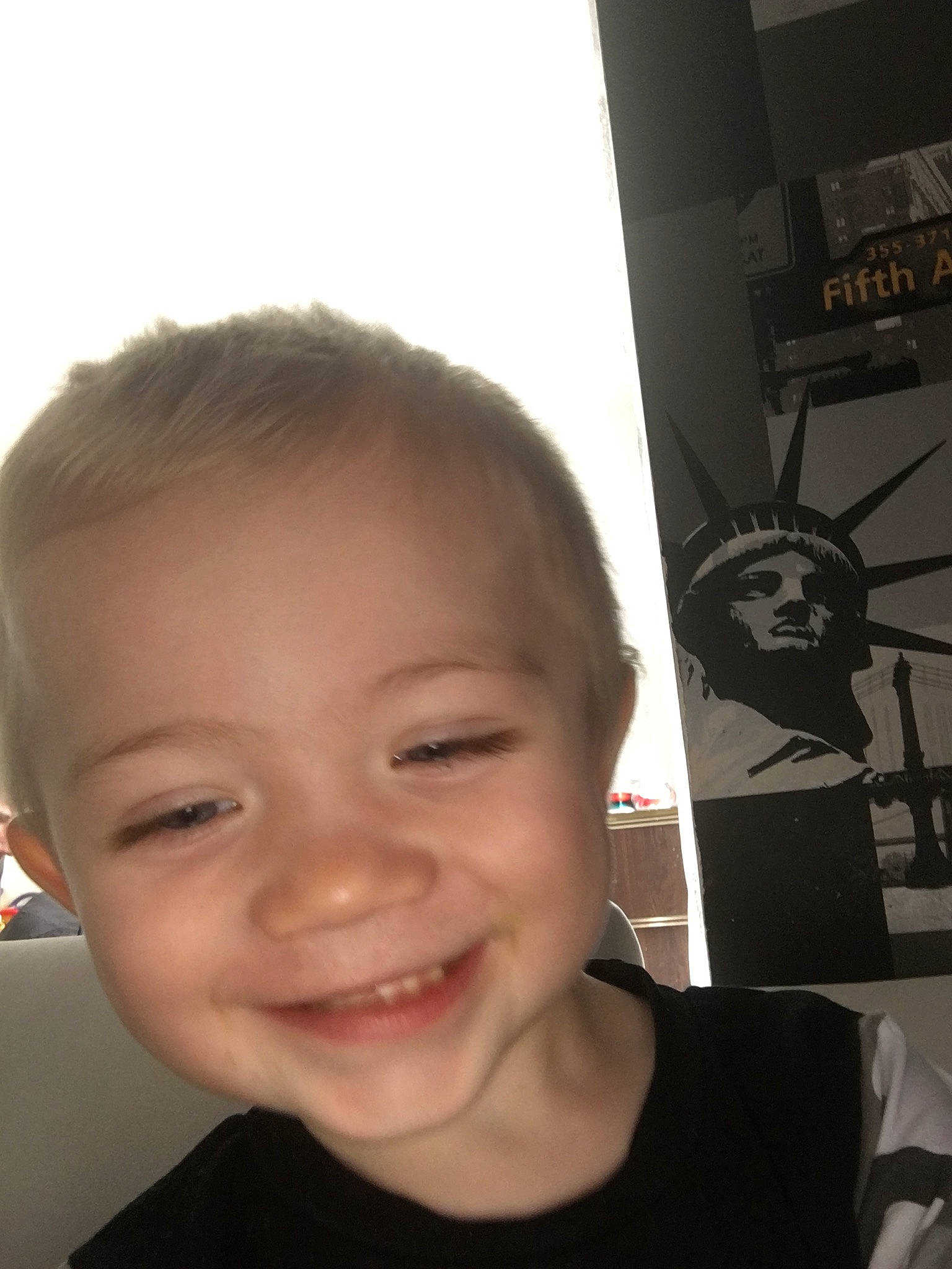 Trévor a rejoint le concours — aidez-le/la à gagner de superbes lots ! cheek, child, chin, ear, eye, eyebrow, face, facial_expression, forehead, hair, hairstyle, head, joy, lip, nose, organ, person, selfie, skin, smile