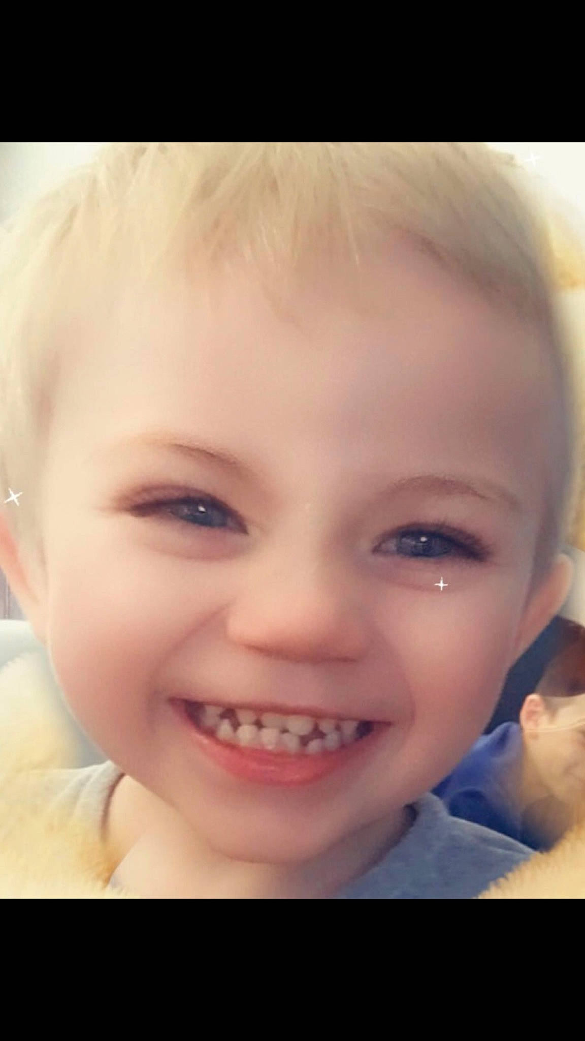 Trevor a rejoint le concours — aidez-le/la à gagner de superbes lots ! beauty, blond, cheek, child, chin, close_up, eye, eyebrow, face, facial_expression, forehead, hair, hairstyle, head, joy, lip, nose, organ, person, skin