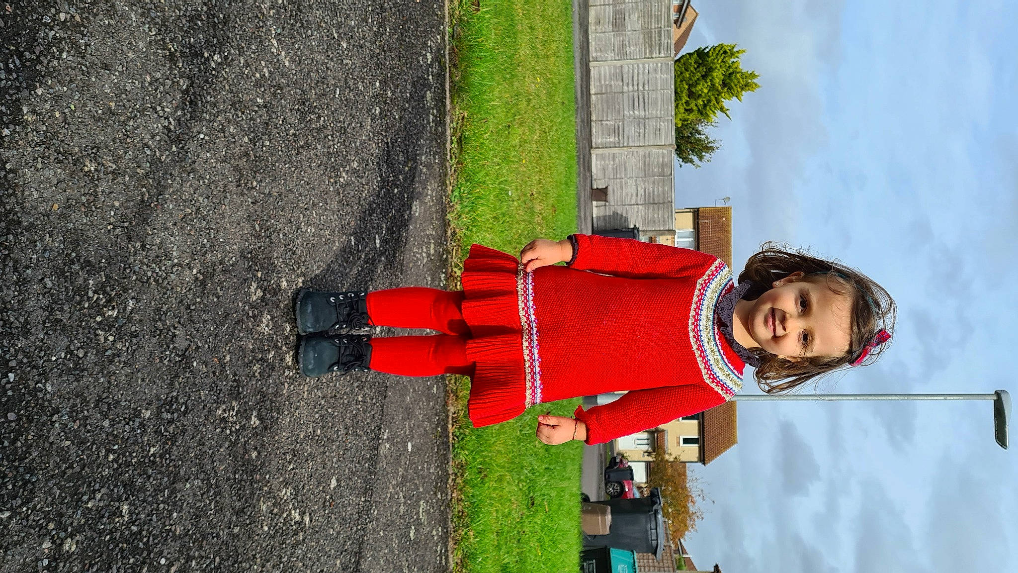 Carla is registered to the contest to win money with this photo: asphalt, carmine, coquelicot, joy, person, shadow, tar, walking_shoe