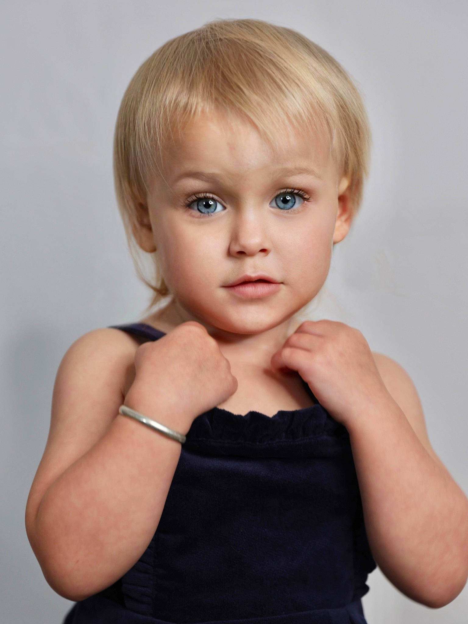 Luella joined the competition — help win amazing prizes! arm, bangs, cheek, eye, eyelash, face, finger, flash_photography, gesture, hairstyle, joint, lip, long_hair, neck, person, shoulder, skin, sleeve, surprise, thumb