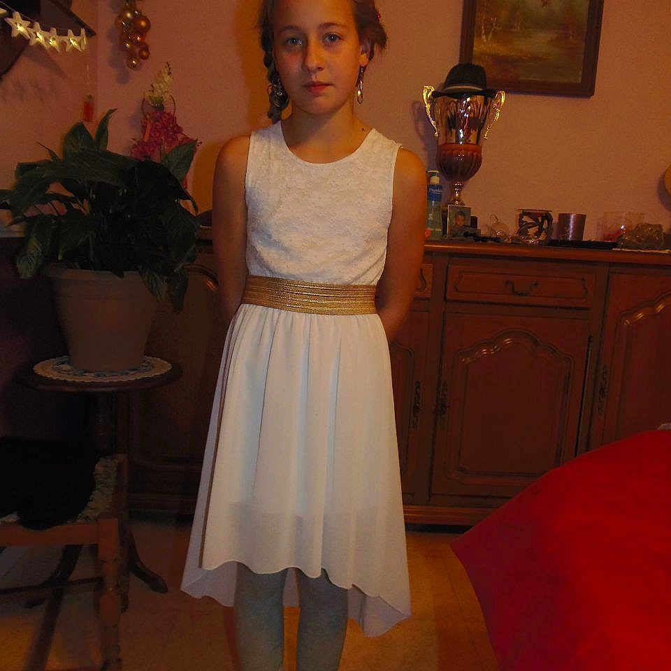 Lucy participe au concours pour gagner de l'argent avec cette photo :