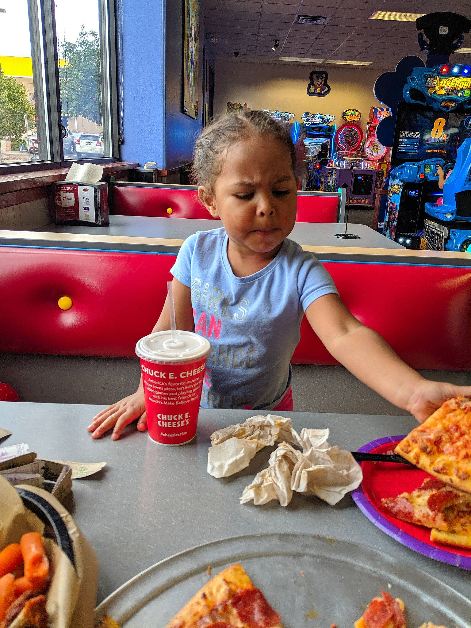 Samira is registered to the contest to win money with this photo: breakfast, brunch, child, comfort_food, cuisine, dish, eating, fast_food, fast_food_restaurant, food, junk_food, kids_meal, lunch, meal, person, restaurant, side_dish, snack, supper, vacation