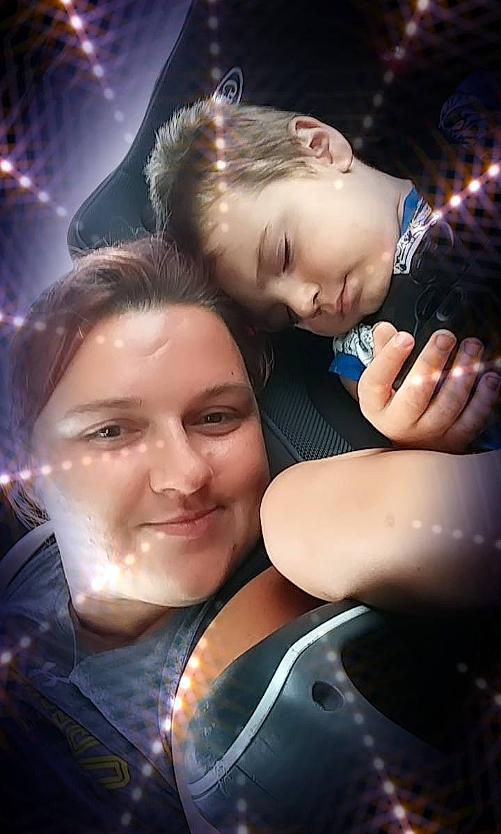 Ronald is registered to the contest to win money with this photo: black_hair, cool, electric_blue, entertainment, event, eye, eyebrow, eyelash, eyewear, facial_expression, flash_photography, fun, gesture, happy, interaction, jewellery, joy, lip, mouth, person