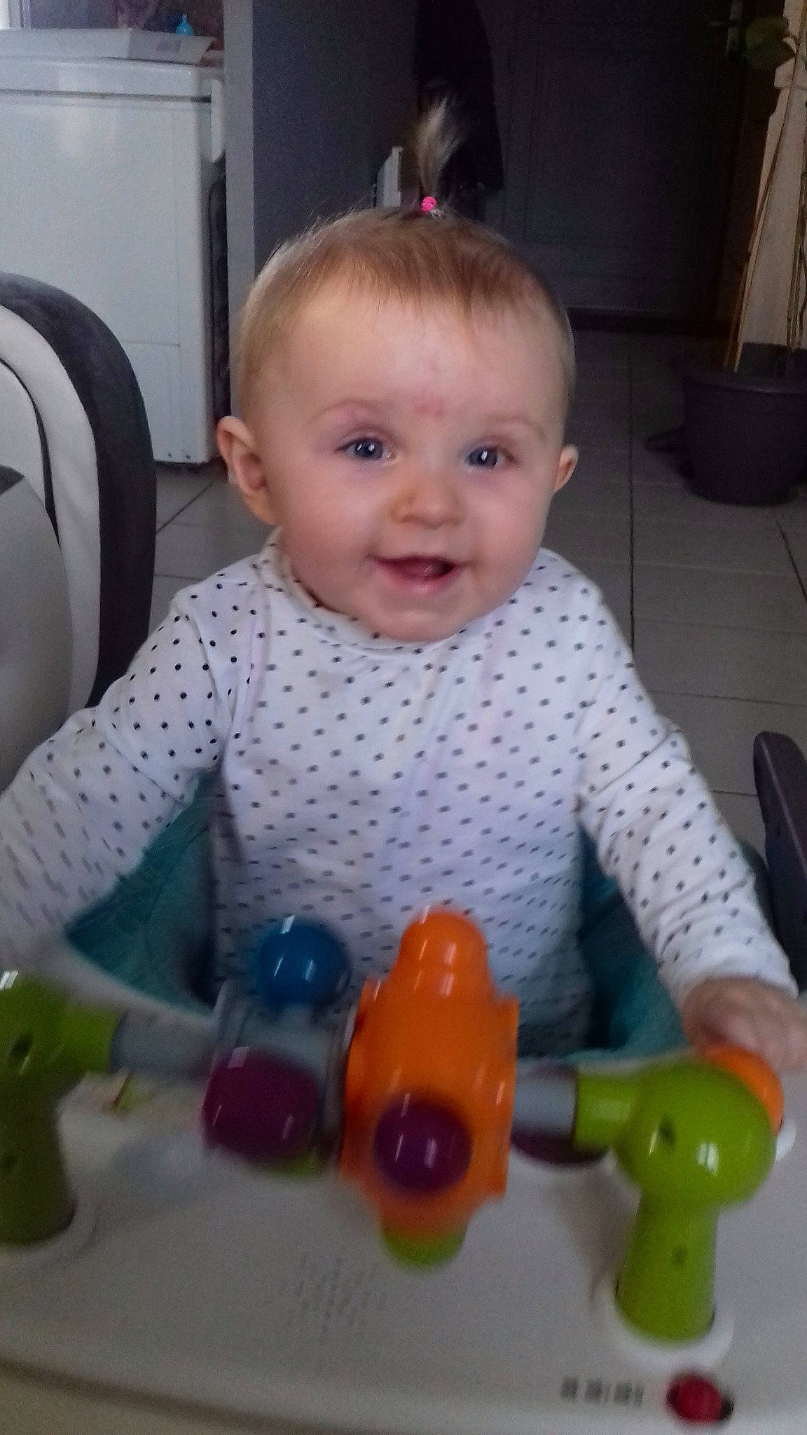 Tressia a rejoint le concours — aidez-le/la à gagner de superbes lots ! baby, baby_playing_with_toys, baby_products, baby_toys, cheek, child, eye, finger, head, mouth, nose, person, play, product, skin, smile, toddler, toy