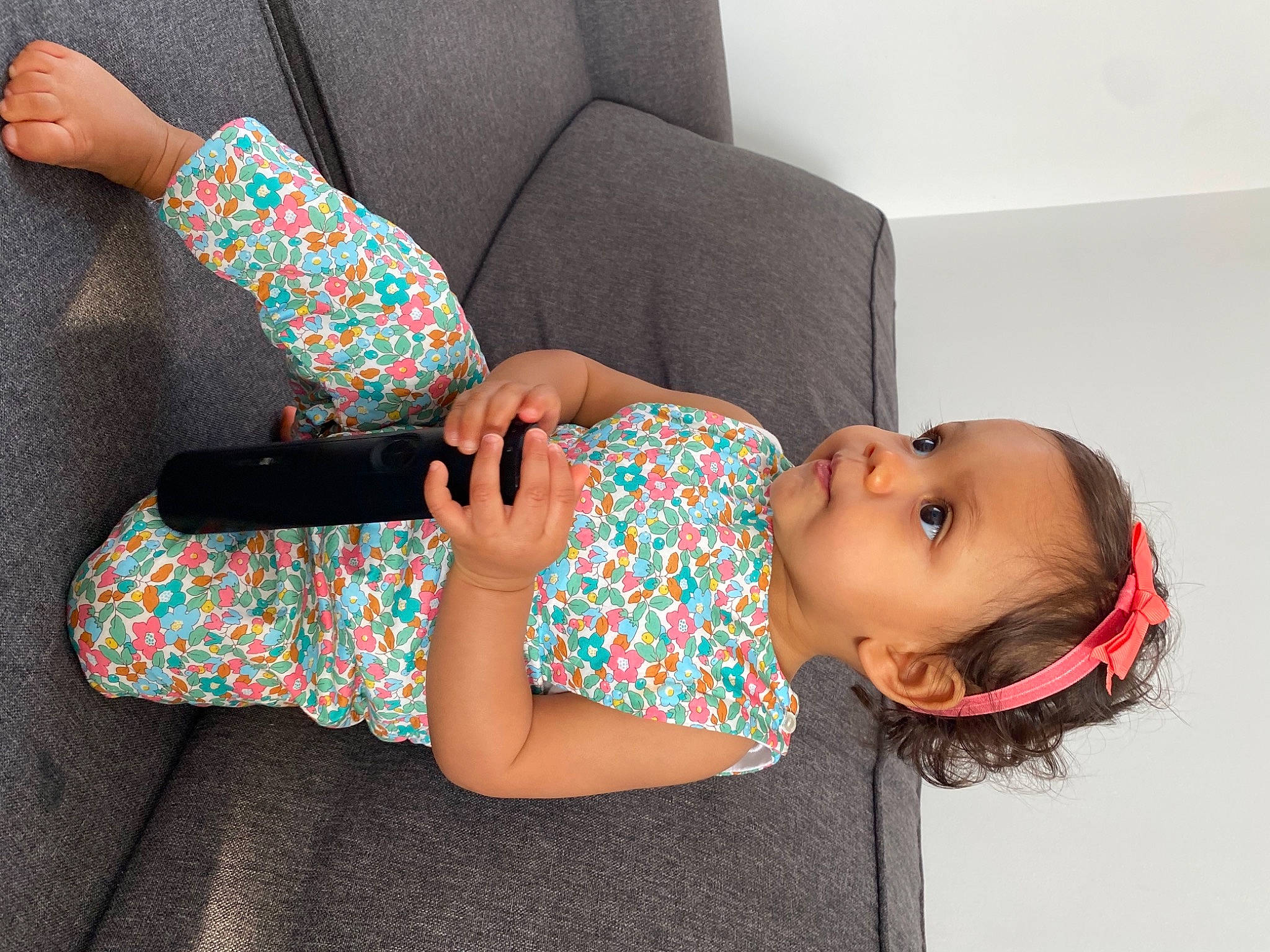 Eris a rejoint le concours — aidez-le/la à gagner de superbes lots ! arm, baby_toddler_clothing, clothing, comfort, dress, finger, hairstyle, hand, human_body, joint, leg, mammal, neck, person, pink, product, shoulder, skin, sleeve, textile