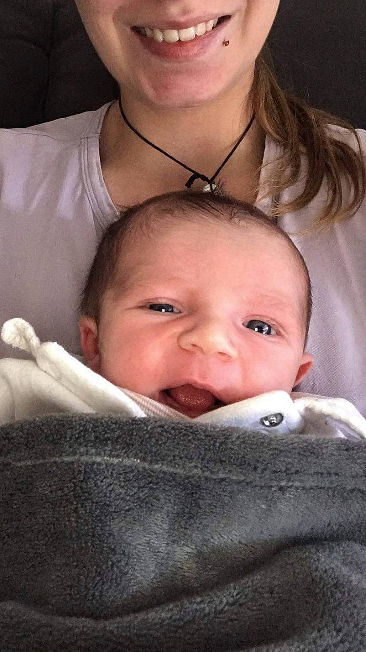 Giovanni participe au concours pour gagner de l'argent avec cette photo : baby, baby_toddler_clothing, cheek, child, chin, comfort, ear, eyebrow, eyelash, face, finger, gesture, happy, head, iris, lip, mouth, nose, person, skin