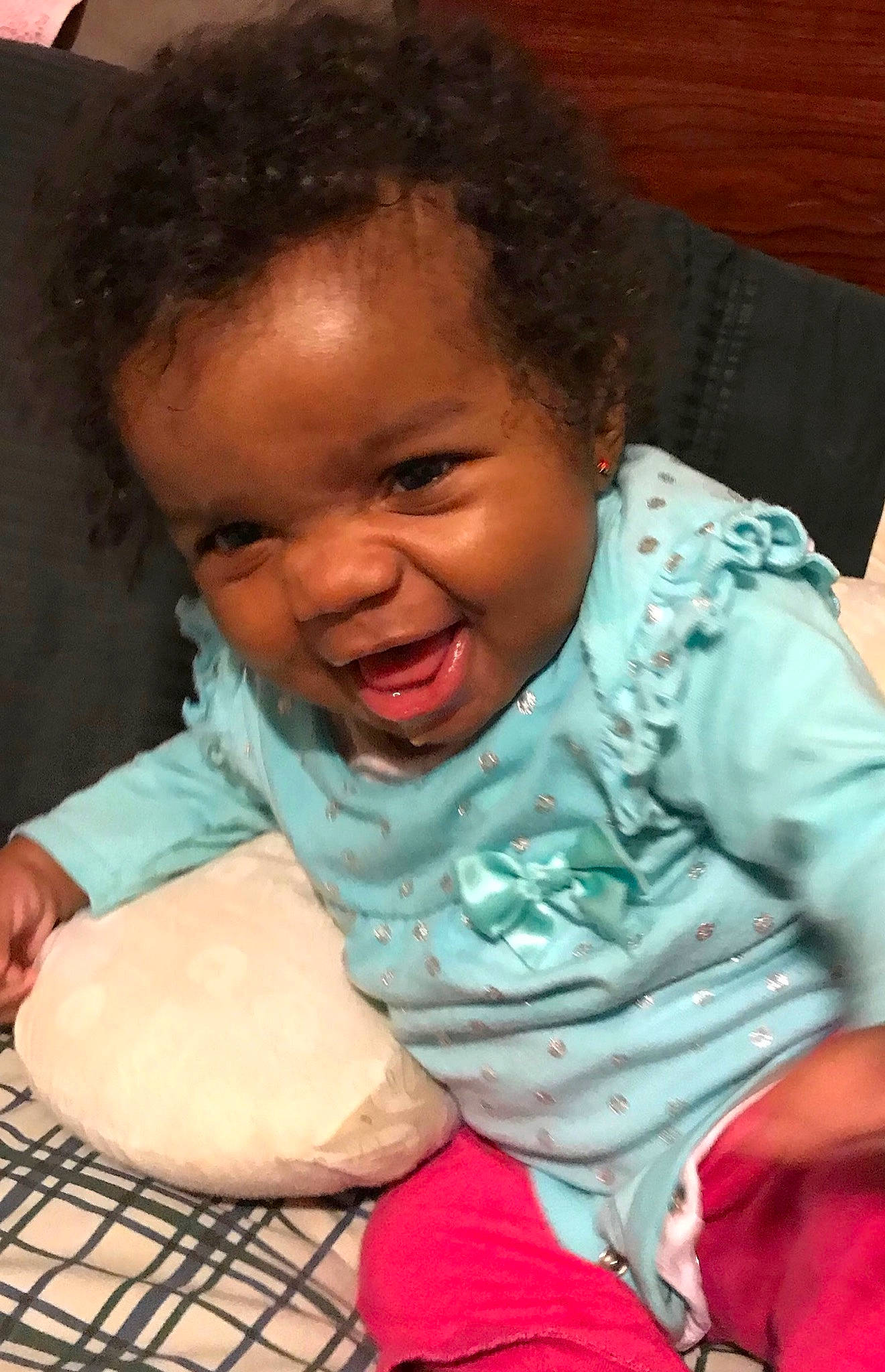 Monet is registered to the contest to win money with this photo: baby_toddler_clothing, cheek, chin, comfort, face, facial_expression, finger, fun, gesture, hair, hairstyle, happy, head, mammal, mouth, nose, person, pink, skin, smile