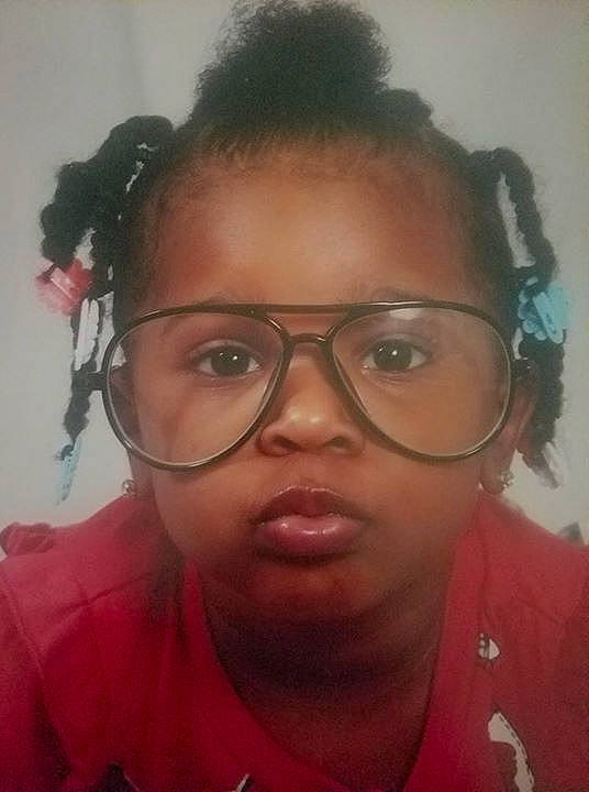 Kyliee is registered to the contest to win money with this photo: color, eye, face, facial_expression, facial_hair, glasses, hair, hairstyle, head, nose, organ, person, portrait, red, selfie, smile, sunglasses, vision_care