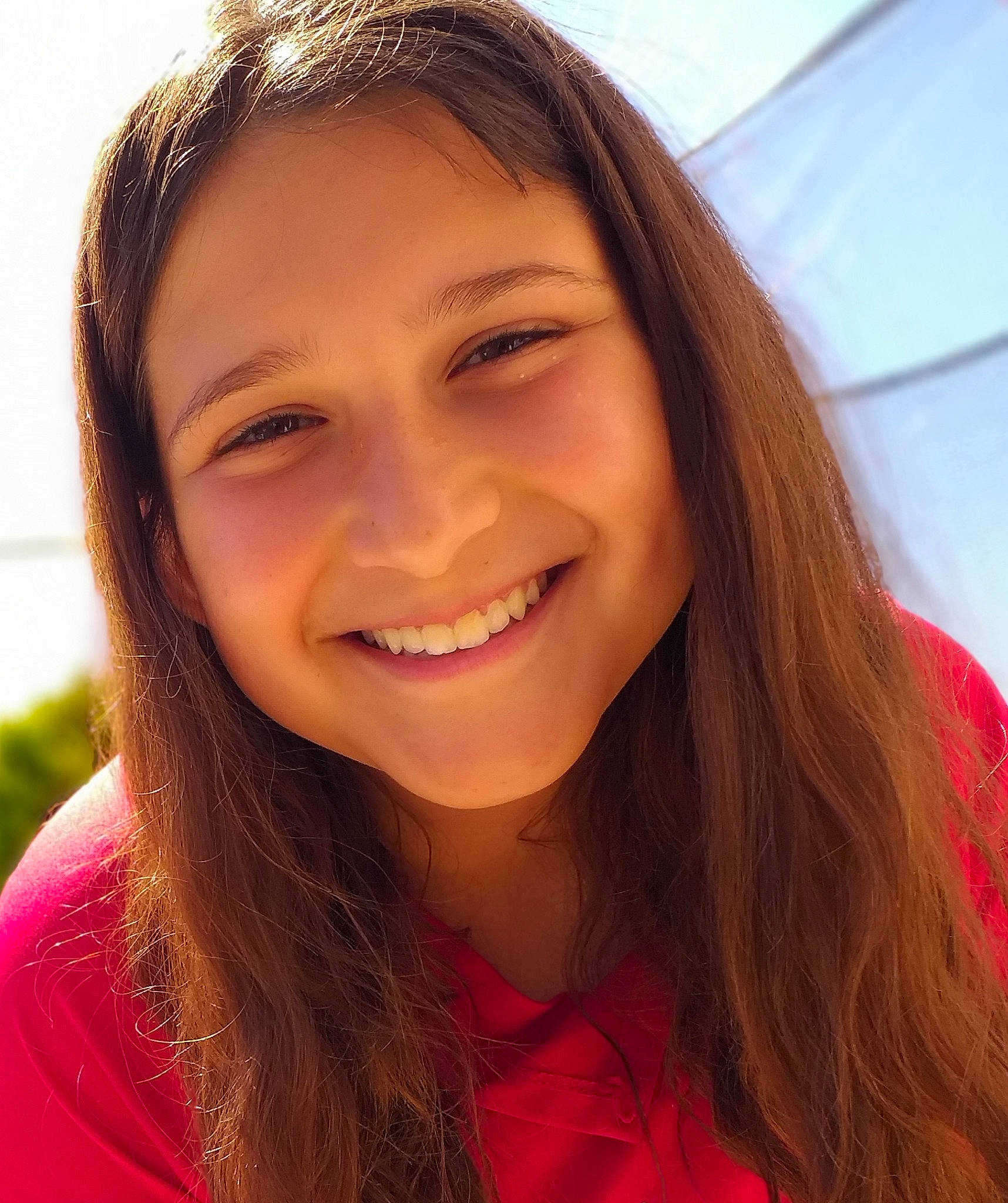 Léa a rejoint le concours — aidez-le/la à gagner de superbes lots ! bangs, black_hair, cheek, chin, eyebrow, eyelash, facial_expression, flash_photography, forehead, happy, iris, jaw, joy, layered_hair, lip, mouth, neck, nose, person, skin