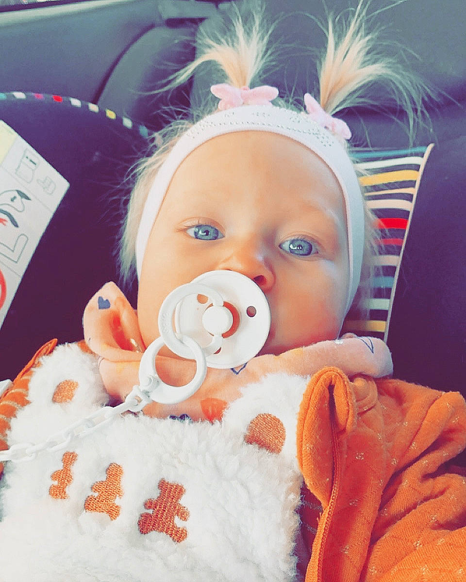 Karla participe au concours pour gagner de l'argent avec cette photo : baby, baby_safety, baby_sleeping, baby_toddler_clothing, cheek, child, comfort, cool, eye, eyelash, happy, headgear, headwear, iris, mammal, nose, person, product, skin, textile