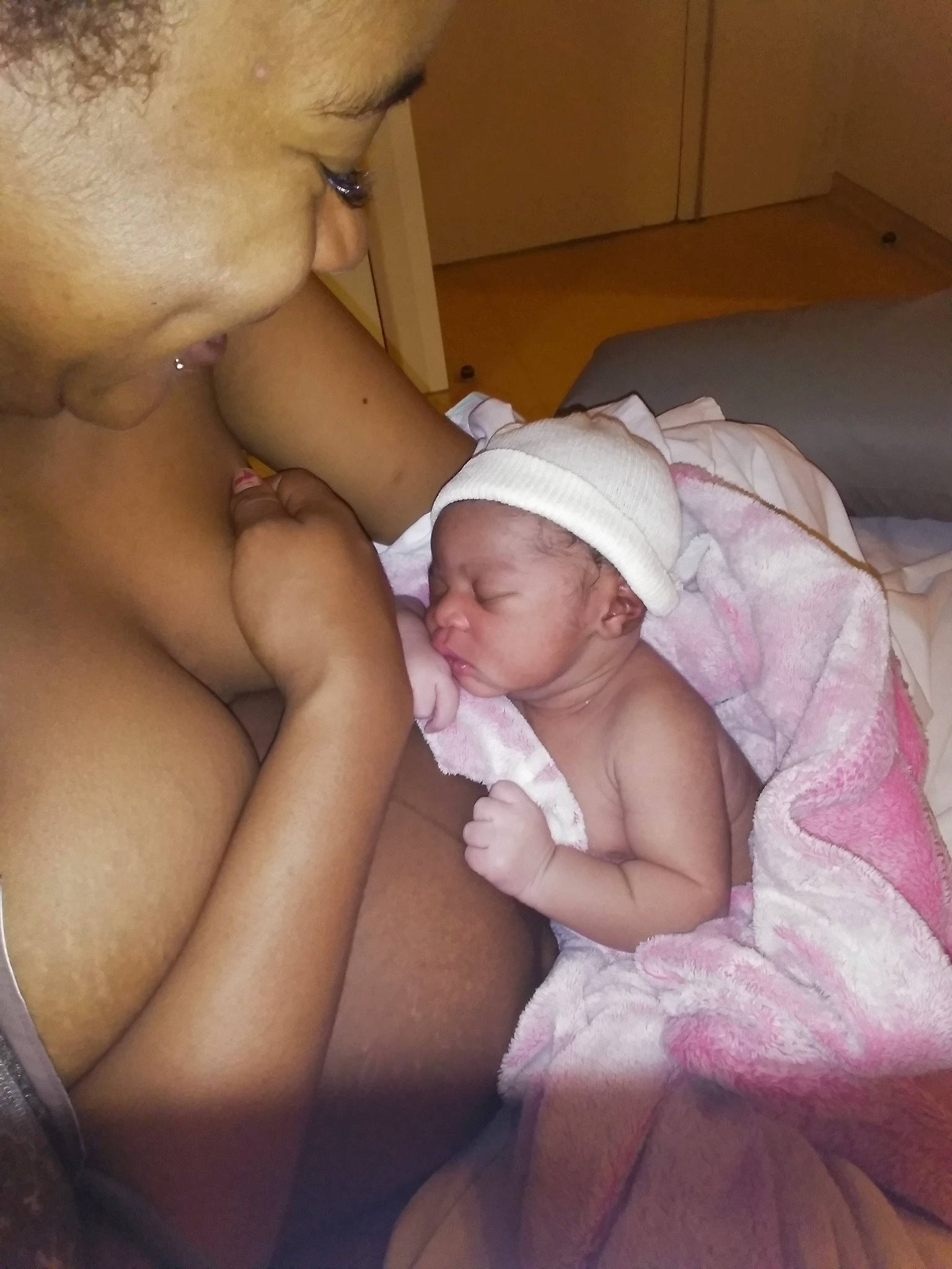 Aeden participe au concours pour gagner de l'argent avec cette photo : baby, birth, cheek, chest, child, childbirth, hand, headwear, mouth, muscle, person, toddler