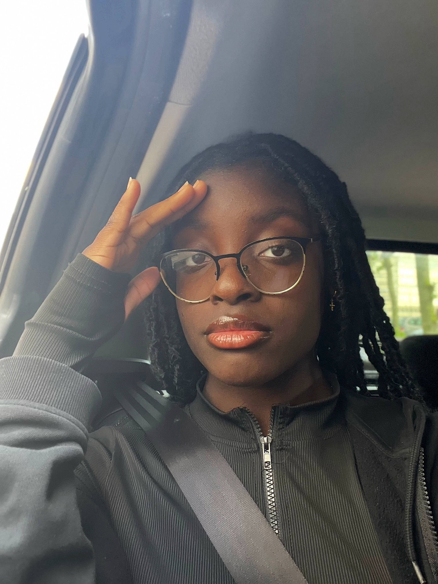 Marlina participe au concours pour gagner de l'argent avec cette photo : automotive_design, black_hair, blazer, cool, eyebrow, eyewear, fashion_design, flash_photography, formal_wear, fun, gesture, glasses, jewellery, lip, long_hair, outerwear, person, vehicle_door, vision_care, white_collar_worker