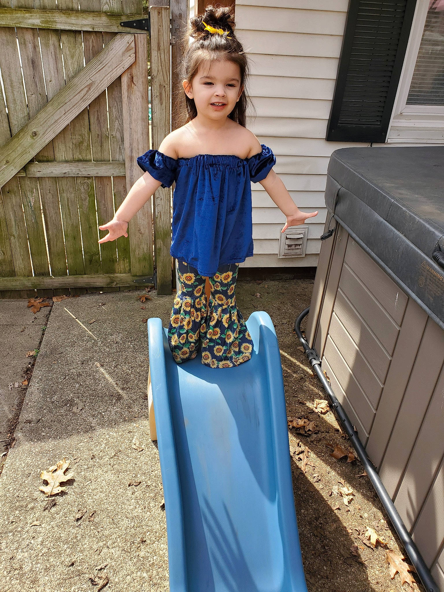 Caralena is registered to the contest to win money with this photo: baby_toddler_clothing, blue, child, clothing, costume, denim, design, dress, electric_blue, fashion, joint, joy, pattern, person, shoulder, sleeve, textile, toddler, trousers, trunk