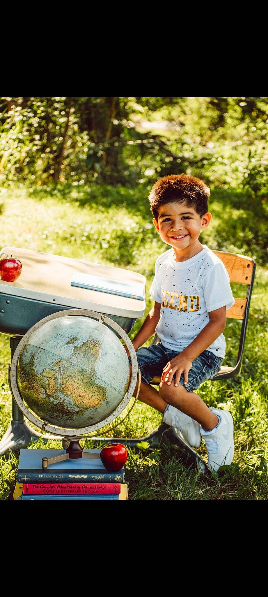Mateo is registered to the contest to win money with this photo: automotive_wheel_system, cooking, cookware_and_bakeware, drum, fun, garden, grass, happy, joy, landscape, lawn, leisure, people_in_nature, person, plant, recreation, shorts, smile, soil, summer