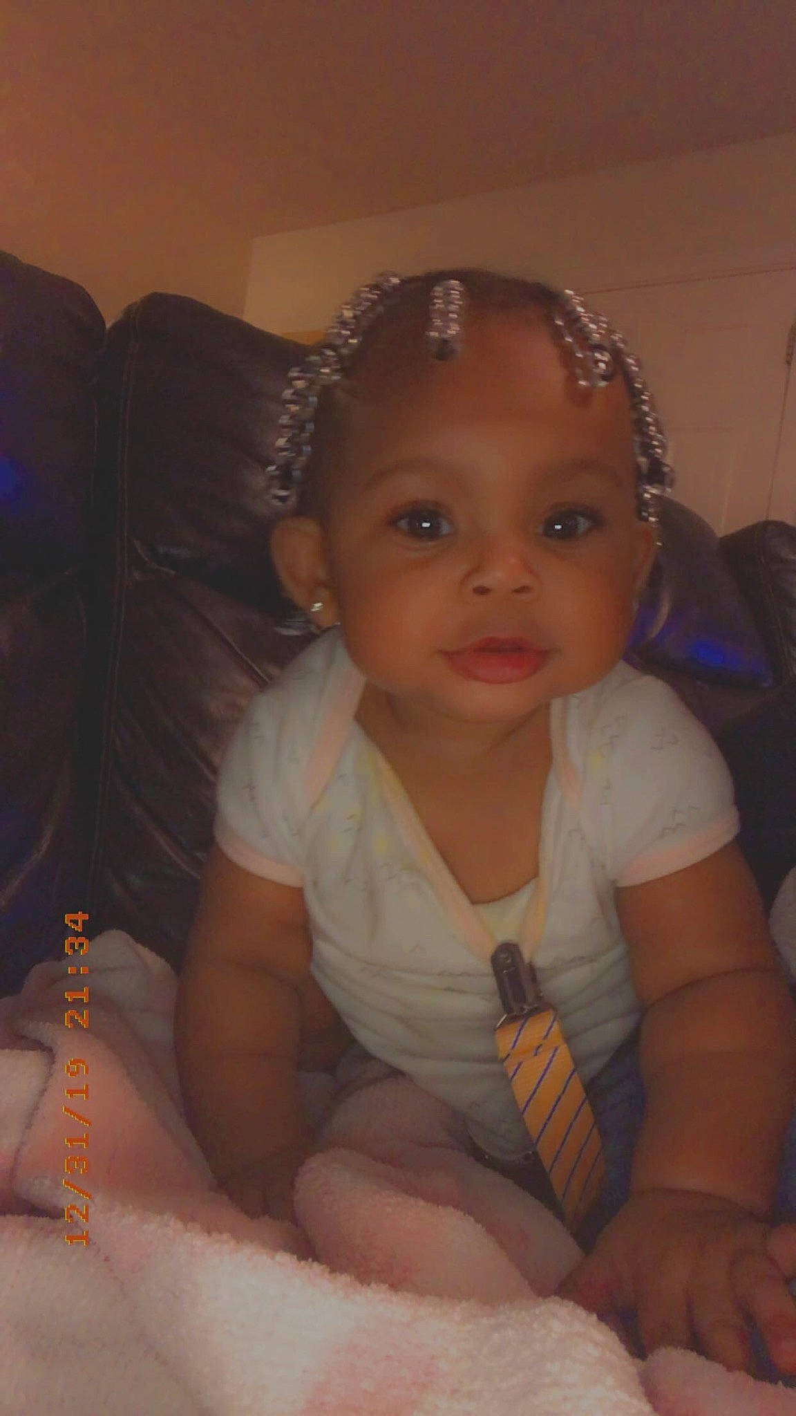 Novi is registered to the contest to win money with this photo: baby, cheek, child, ear, eye, eyebrow, face, forehead, hair, hair_accessory, head, headband, iris, lip, mouth, nose, person, skin, smile, toddler