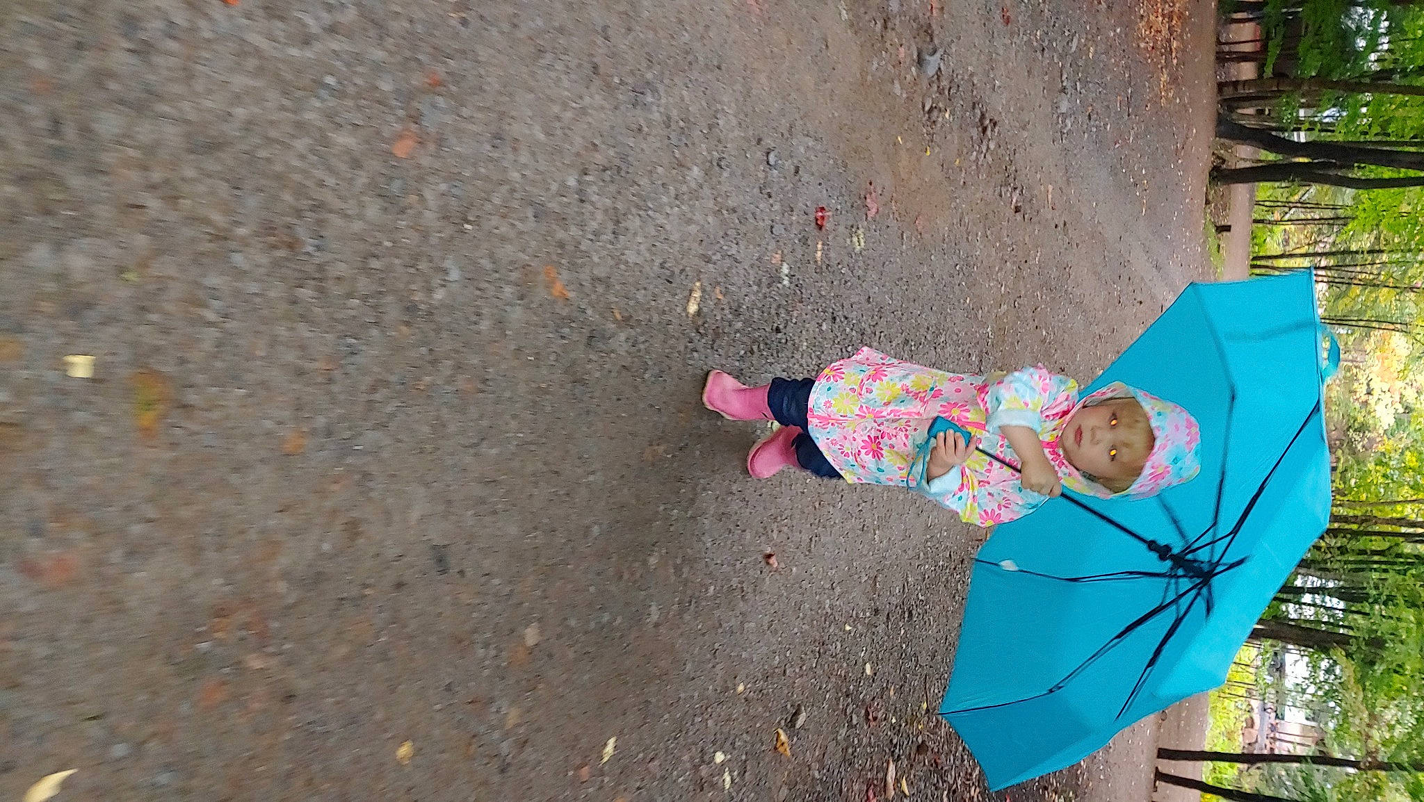 Autumn is registered to the contest to win money with this photo: child, concrete, headwear, person, pink