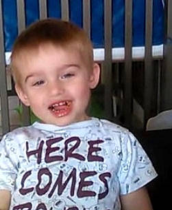 Luan a rejoint le concours — aidez-le/la à gagner de superbes lots ! baby, baby_laughing, cheek, child, chin, cool, ear, face, facial_expression, forehead, head, joy, laugh, mouth, neck, nose, person, play, sleeve, smile