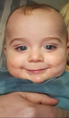 Leo a rejoint le concours — aidez-le/la à gagner de superbes lots ! baby, baby_making_funny_faces, cheek, child, chin, close_up, ear, eye, eyebrow, face, facial_expression, forehead, head, iris, joy, lip, mouth, nose, person, skin