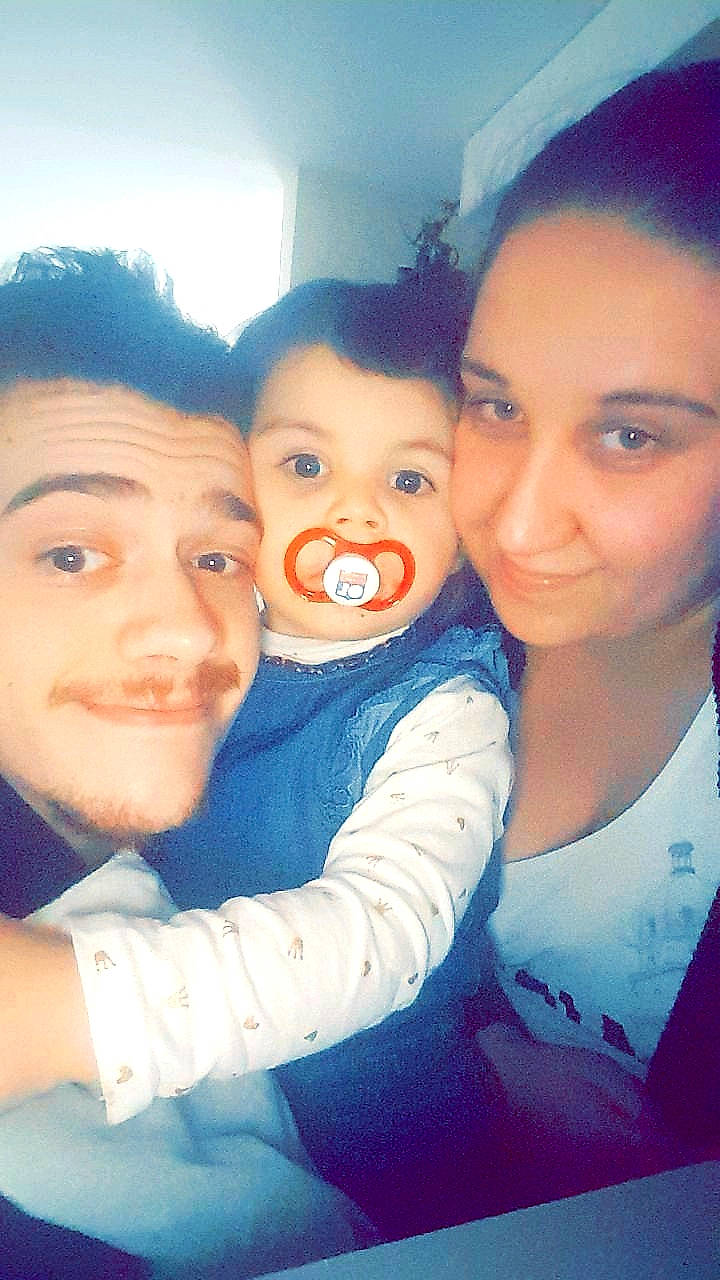 Emma participe au concours pour gagner de l'argent avec cette photo : baby, cheek, child, face, family, forehead, fun, happy, joy, lip, love, nose, people, person, photography, selfie, skin, smile, toddler