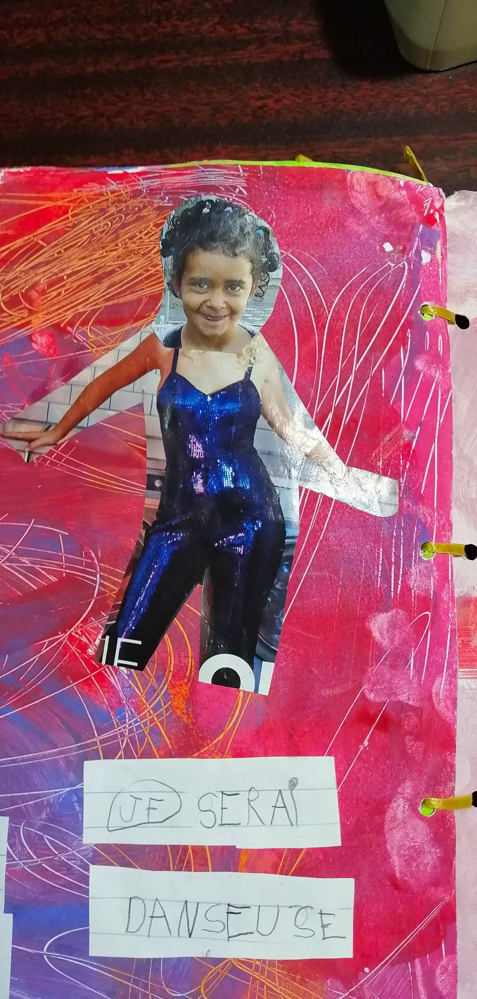 Iliana participe au concours pour gagner de l'argent avec cette photo : doll, fictional_character, joy, magenta, person, toy