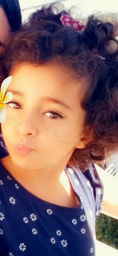 Iliana participe au concours pour gagner de l'argent avec cette photo : beauty, black_hair, cheek, chin, cool, ear, eye, eyebrow, face, forehead, hair, hairstyle, head, lip, long_hair, nose, person, photography, selfie, skin