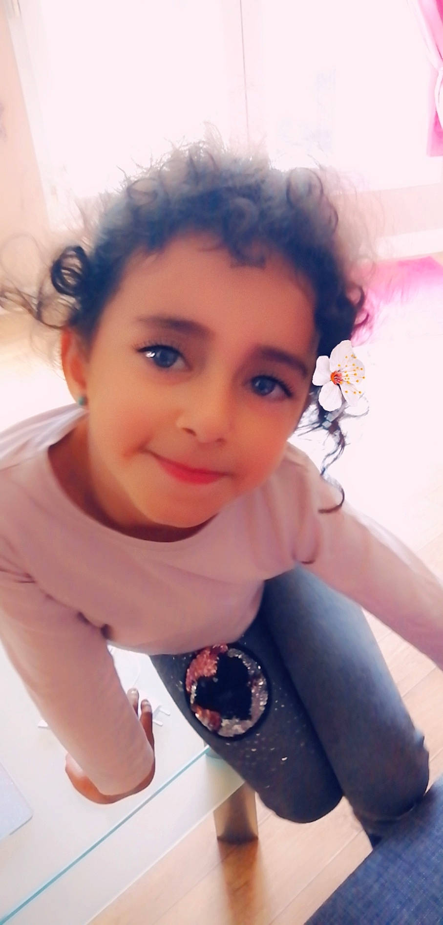 Iliana a rejoint le concours — aidez-le/la à gagner de superbes lots ! beauty, black_hair, cheek, child, chin, cool, eye, eyebrow, face, forehead, hair, hairstyle, head, joy, lip, nose, person, photography, selfie, skin