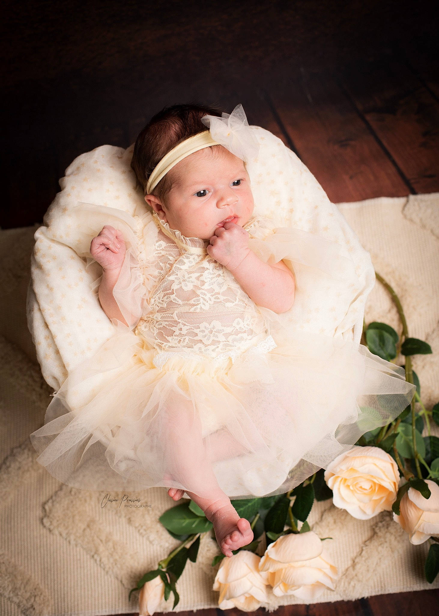 Louna a rejoint le concours — aidez-le/la à gagner de superbes lots ! baby, baby_toddler_clothing, bridal_clothing, dress, embellishment, eye, face, flash_photography, gown, happy, head, headgear, headpiece, headwear, human_body, iris, person, petal, pink, plant