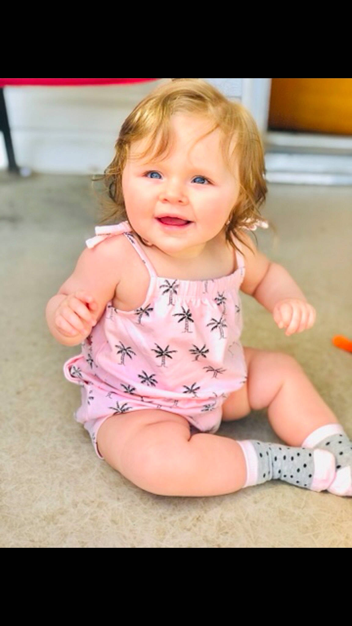 Alycia participe au concours pour gagner de l'argent avec cette photo : baby, baby_toddler_clothing, cheek, child, fun, grass, hairstyle, happy, iris, leg, mammal, nose, person, pink, skin, sleeve, smile, standing, summer, thigh