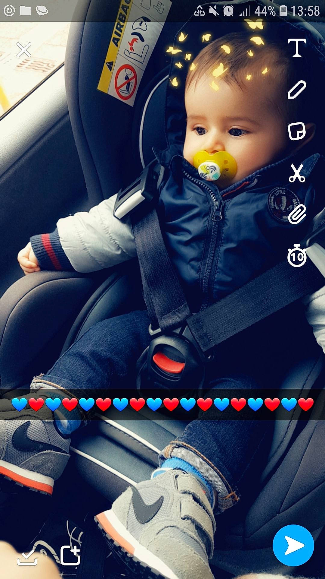 Noâm participe au concours pour gagner de l'argent avec cette photo : auto_part, baby, baby_in_car_seat, car, car_seat, car_seat_cover, child, cool, family_car, jacket, person, photography, plant, product, seat_belt, space, steering_part, steering_wheel, toddler, vehicle