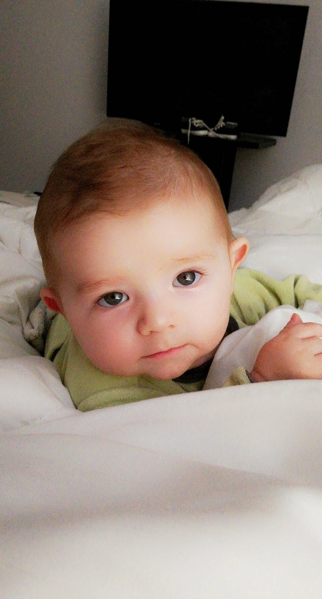 Maylone a rejoint le concours — aidez-le/la à gagner de superbes lots ! baby, cheek, child, chin, ear, eye, face, forehead, head, iris, lip, mouth, nose, person, skin, toddler