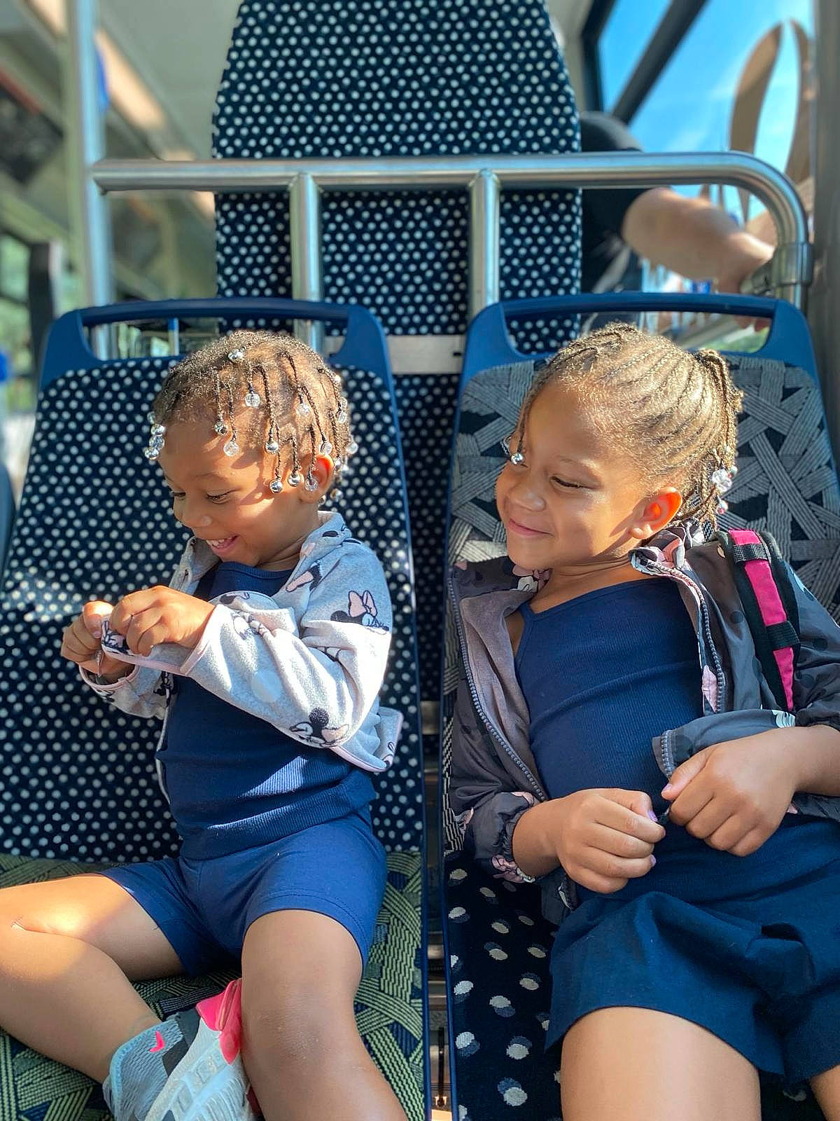 Keyshanna participe au concours pour gagner de l'argent avec cette photo : azure, baby_toddler_clothing, black, blue, chair, child, daytime, electric_blue, fun, happy, joy, lap, leg, leisure, person, photograph, recreation, shorts, smile, snapshot