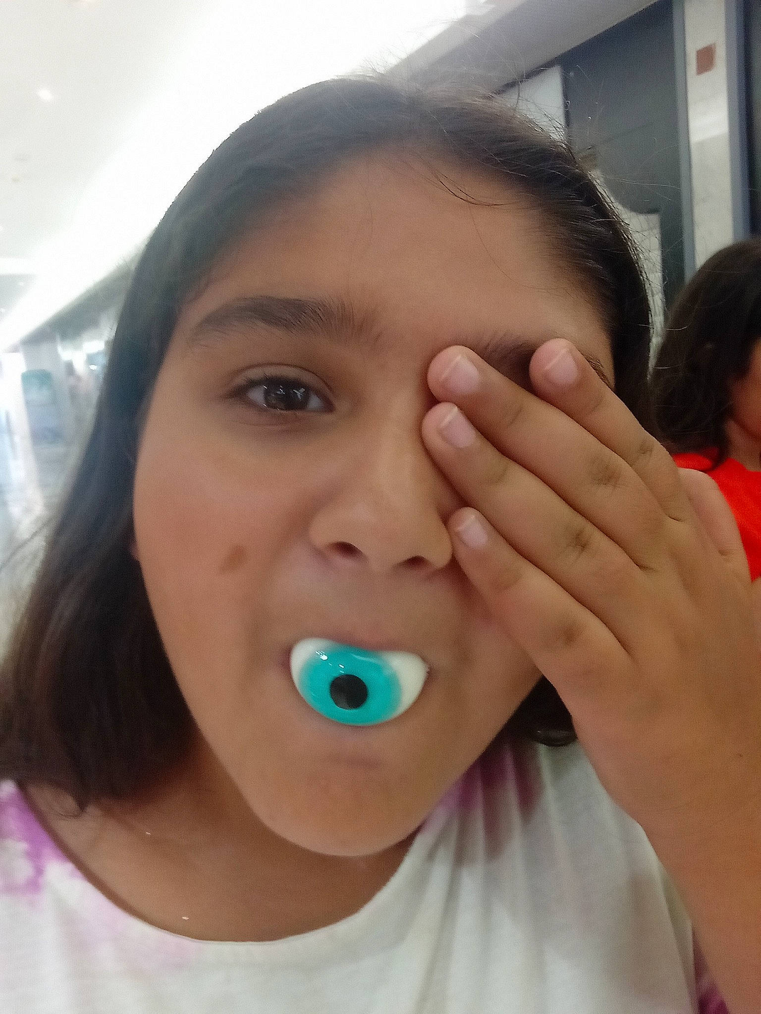 Acelya a rejoint le concours — aidez-le/la à gagner de superbes lots ! black_hair, cheek, chin, clothing, ear, eyebrow, eyelash, facial_expression, forehead, fun, gesture, happy, jaw, lip, mouth, neck, nose, organ, person, skin